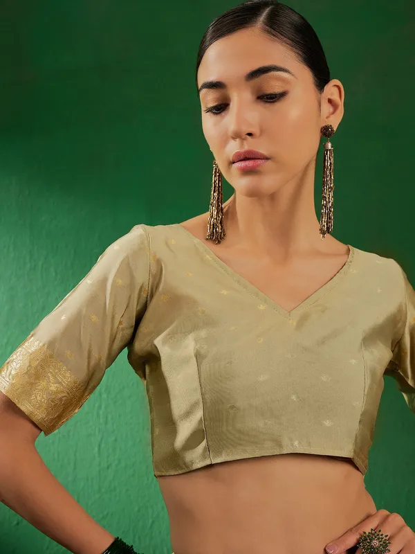 Beige_Art_Silk_Woven_Banarasi_Saree_With_Unstitched_Blouse_For_Women