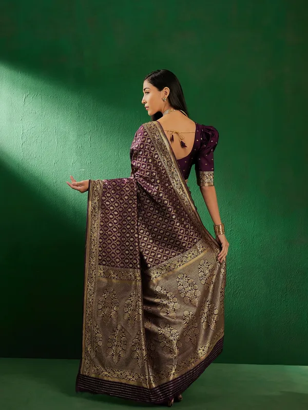Purple_Art_Silk_Woven_Banarasi_Saree_With_Unstitched_Blouse_For_Women