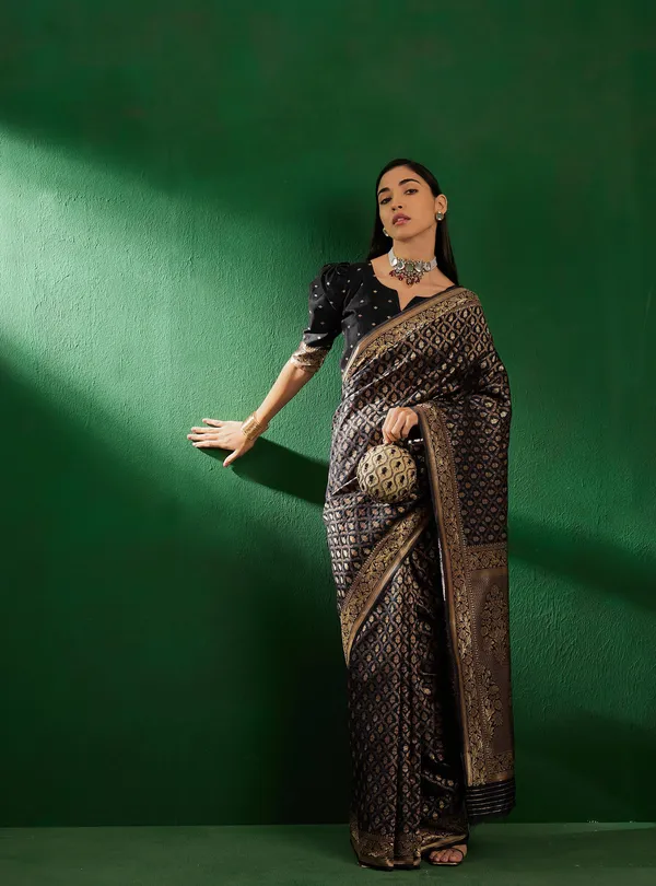 Black_Art_Silk_Woven_Banarasi_Saree_With_Unstitched_Blouse_For_Women