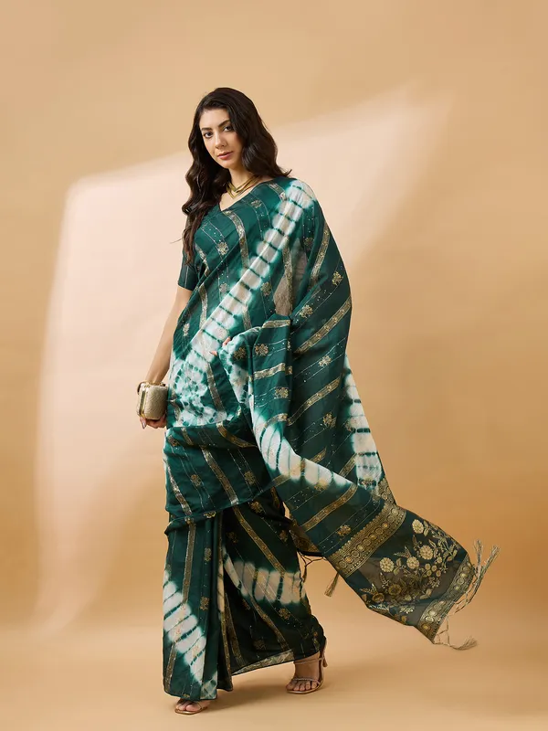 Green_Cotton_Blend_Woven_Banarasi_Saree_With_Unstitched_Blouse_For_Women