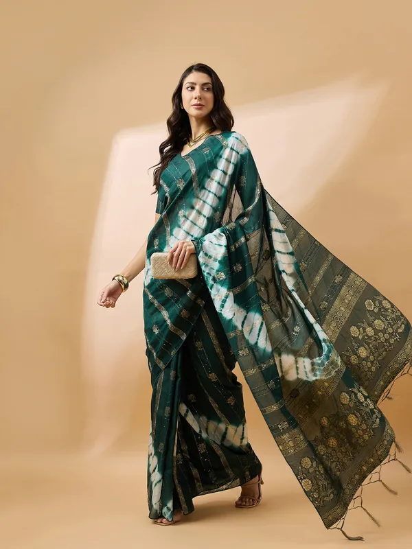 Green_Cotton_Blend_Woven_Banarasi_Saree_With_Unstitched_Blouse_For_Women