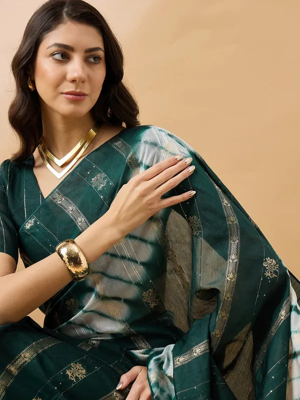 Green_Cotton_Blend_Woven_Banarasi_Saree_With_Unstitched_Blouse_For_Women