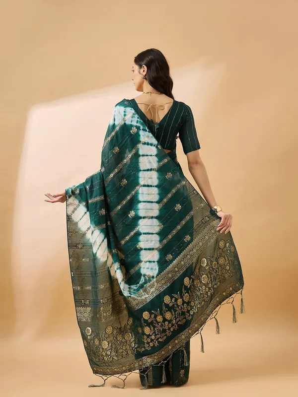 Green_Cotton_Blend_Woven_Banarasi_Saree_With_Unstitched_Blouse_For_Women