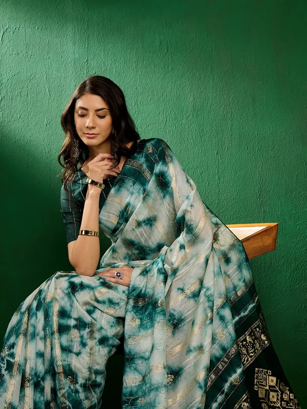 Green_Cotton_Blend_Woven_Banarasi_Saree_With_Unstitched_Blouse_For_Women