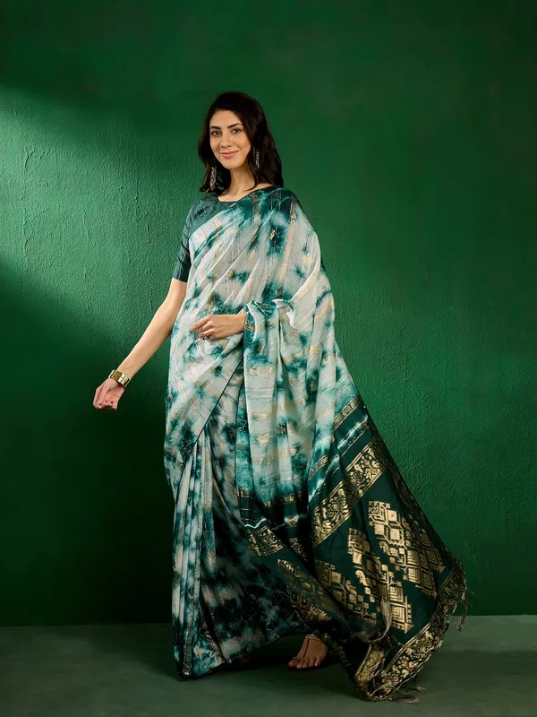 Green_Cotton_Blend_Woven_Banarasi_Saree_With_Unstitched_Blouse_For_Women