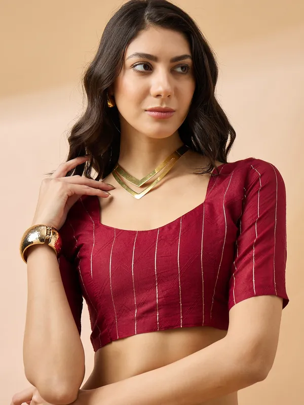Red_Cotton_Blend_Woven_Banarasi_Saree_With_Unstitched_Blouse_For_Women