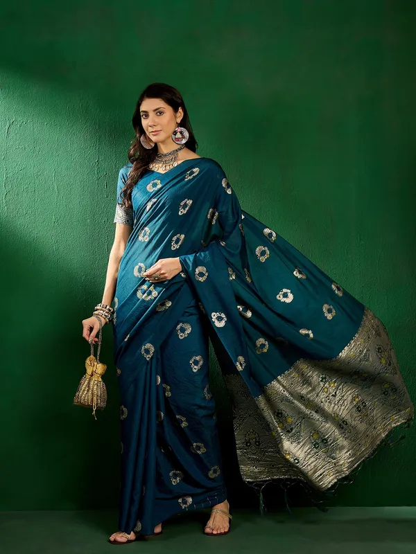 Green_Silk_Blend_Woven_Banarasi_Saree_With_Unstitched_Blouse_For_Women