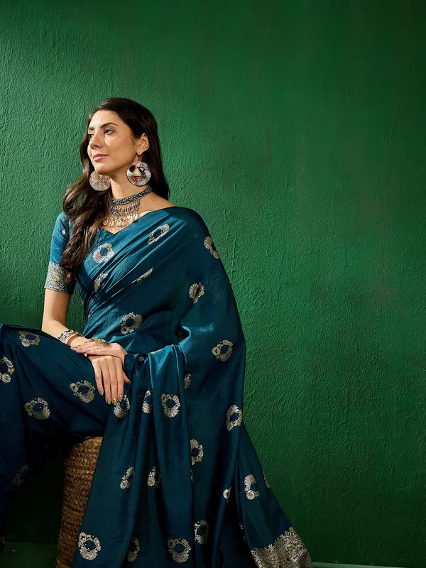 Green_Silk_Blend_Woven_Banarasi_Saree_With_Unstitched_Blouse_For_Women