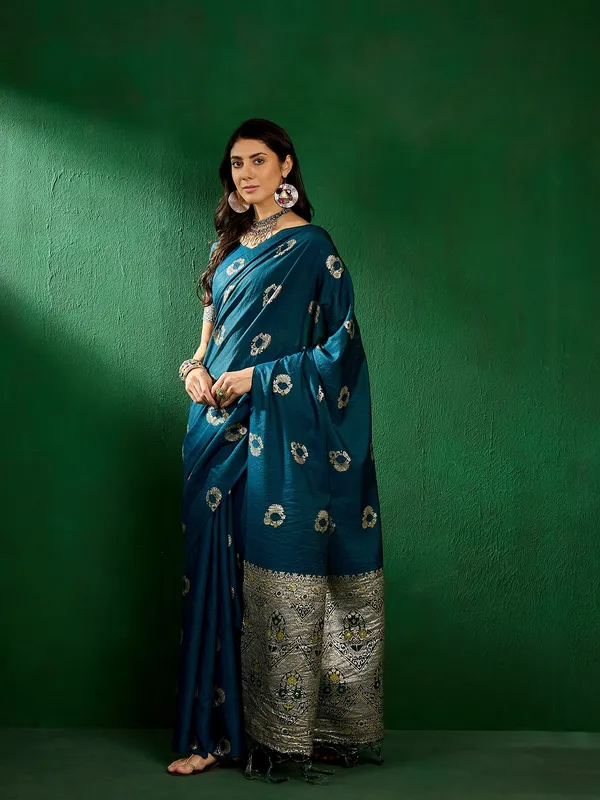 Green_Silk_Blend_Woven_Banarasi_Saree_With_Unstitched_Blouse_For_Women