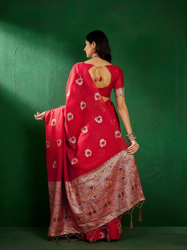 Red_Silk_Blend_Woven_Banarasi_Saree_With_Unstitched_Blouse_For_Women