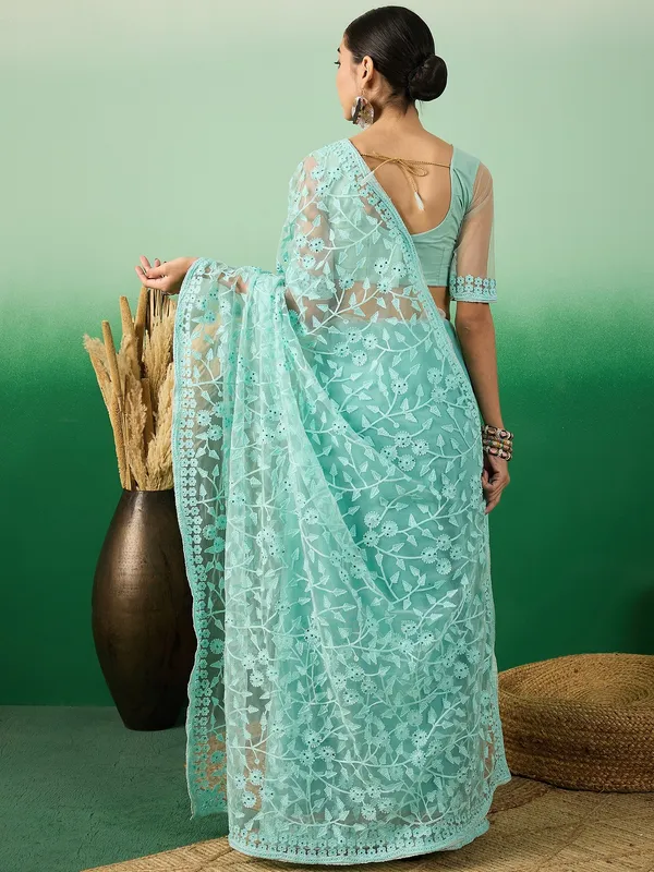Green_Supernet_Embroidered_Banarasi_Saree_With_Unstitched_Blouse_For_Women