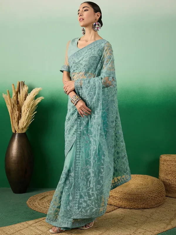 Green_Supernet_Embroidered_Banarasi_Saree_With_Unstitched_Blouse_For_Women