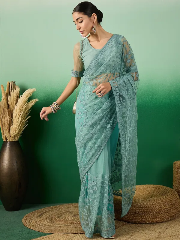 Green_Supernet_Embroidered_Banarasi_Saree_With_Unstitched_Blouse_For_Women