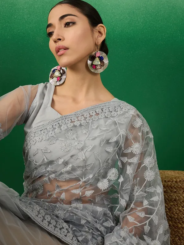 Grey_Supernet_Embroidered_Banarasi_Saree_With_Unstitched_Blouse_For_Women