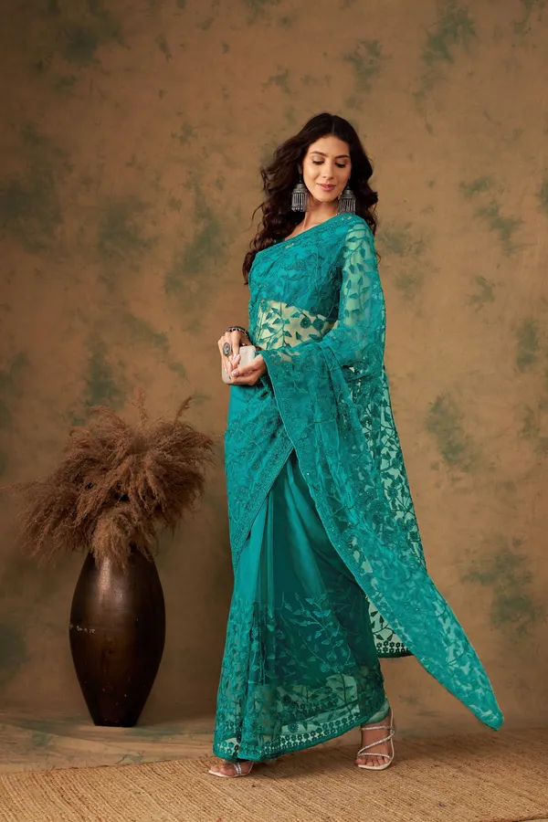Green_Supernet_Embroidered_Banarasi_Saree_With_Unstitched_Blouse_For_Women
