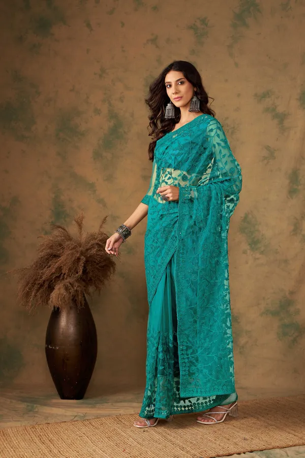 Green_Supernet_Embroidered_Banarasi_Saree_With_Unstitched_Blouse_For_Women