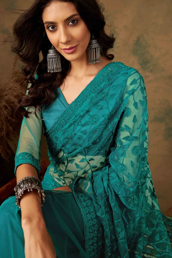 Green_Supernet_Embroidered_Banarasi_Saree_With_Unstitched_Blouse_For_Women