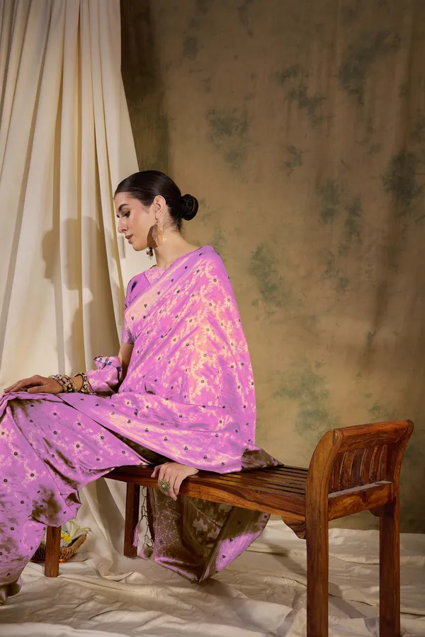 Pink_Art_Silk_Woven_Banarasi_Saree_With_Unstitched_Blouse_For_Women