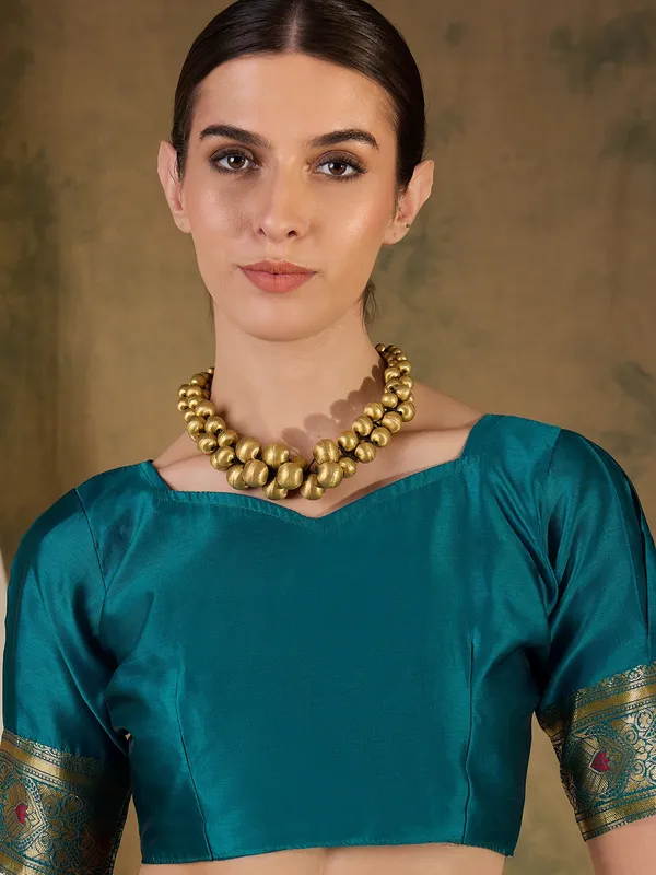 Green_Art_Silk_Woven_Banarasi_Saree_With_Unstitched_Blouse_For_Women