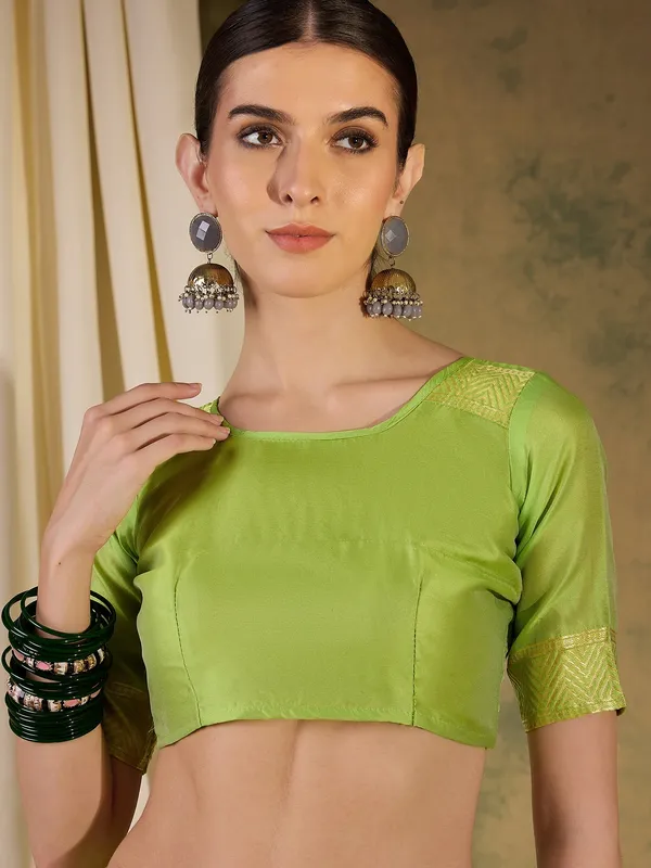 Green_Art_Silk_Woven_Banarasi_Saree_With_Unstitched_Blouse_For_Women