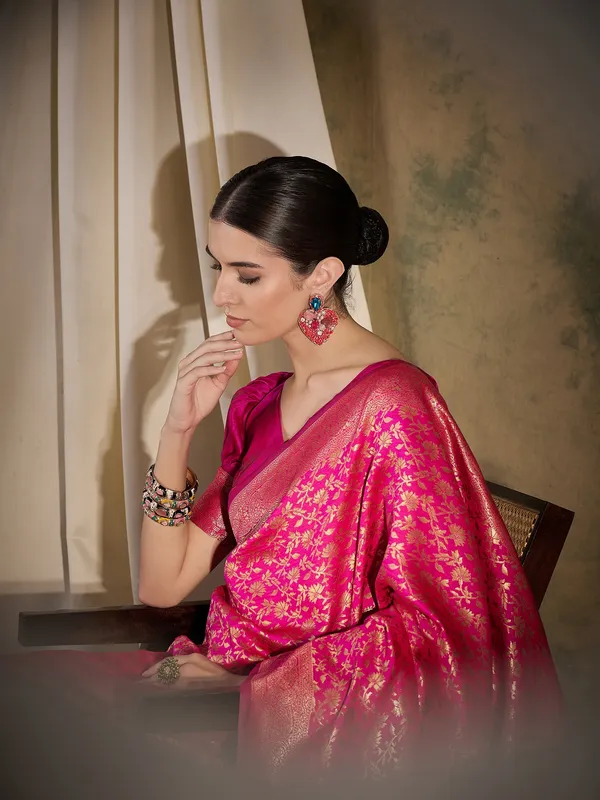 Pink_Art_Silk_Woven_Banarasi_Saree_With_Unstitched_Blouse_For_Women