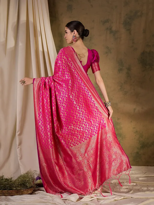 Pink_Art_Silk_Woven_Banarasi_Saree_With_Unstitched_Blouse_For_Women