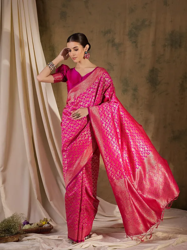 Pink_Art_Silk_Woven_Banarasi_Saree_With_Unstitched_Blouse_For_Women