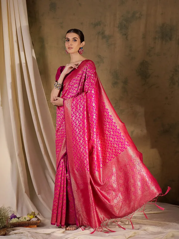 Pink_Art_Silk_Woven_Banarasi_Saree_With_Unstitched_Blouse_For_Women