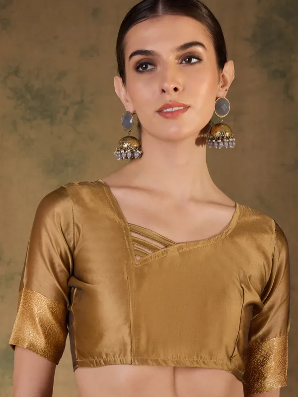 Gold_Art_Silk_Woven_Banarasi_Saree_With_Unstitched_Blouse_For_Women