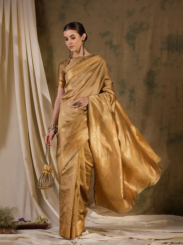 Beige_Art_Silk_Woven_Banarasi_Saree_With_Unstitched_Blouse_For_Women