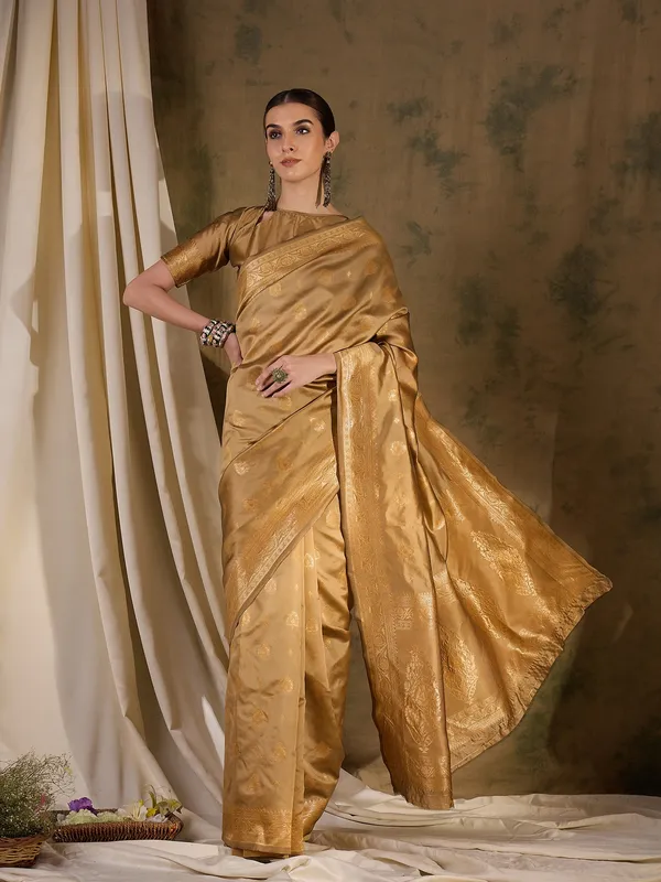 Beige_Art_Silk_Woven_Banarasi_Saree_With_Unstitched_Blouse_For_Women