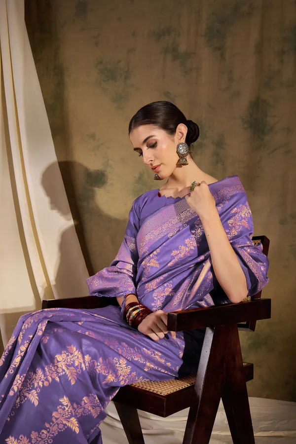Purple_Art_Silk_Woven_Banarasi_Saree_With_Unstitched_Blouse_For_Women