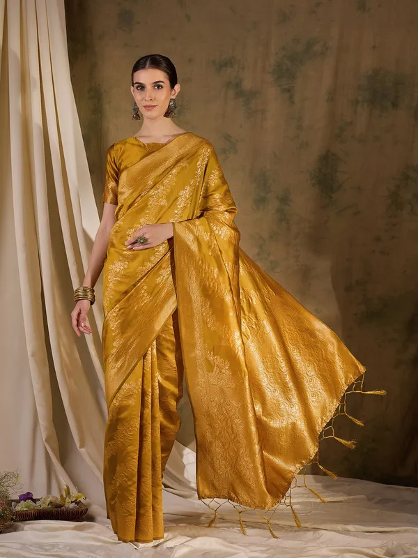 Mustard_Art_Silk_Woven_Banarasi_Saree_With_Unstitched_Blouse_For_Women