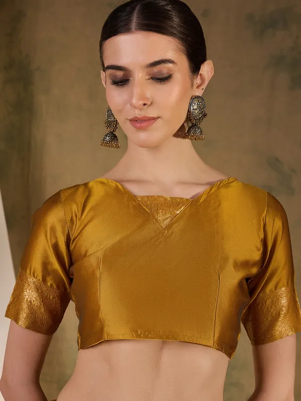 Mustard_Art_Silk_Woven_Banarasi_Saree_With_Unstitched_Blouse_For_Women