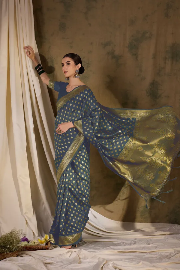 Grey_Art_Silk_Woven_Banarasi_Saree_With_Unstitched_Blouse_For_Women