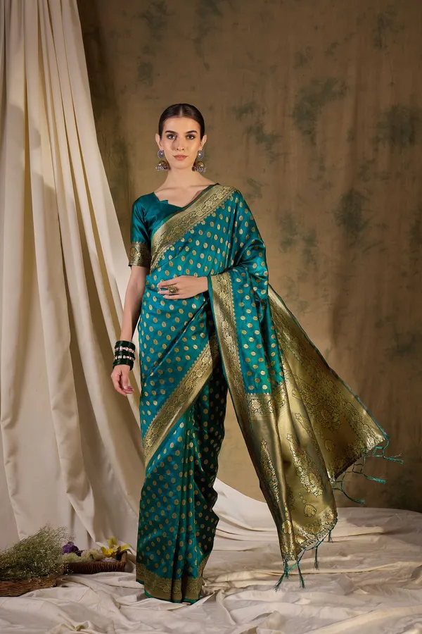 Green_Art_Silk_Woven_Banarasi_Saree_With_Unstitched_Blouse_For_Women