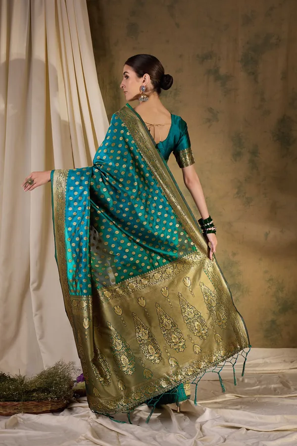 Green_Art_Silk_Woven_Banarasi_Saree_With_Unstitched_Blouse_For_Women