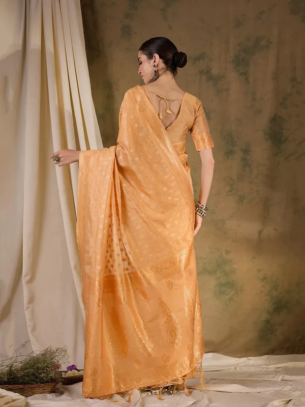 Gold_Art_Silk_Woven_Banarasi_Saree_With_Unstitched_Blouse_For_Women