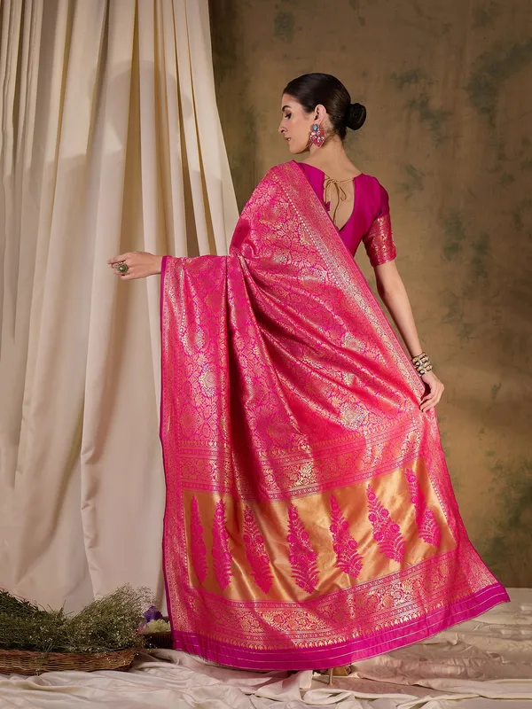 Pink_Art_Silk_Woven_Banarasi_Saree_With_Unstitched_Blouse_For_Women