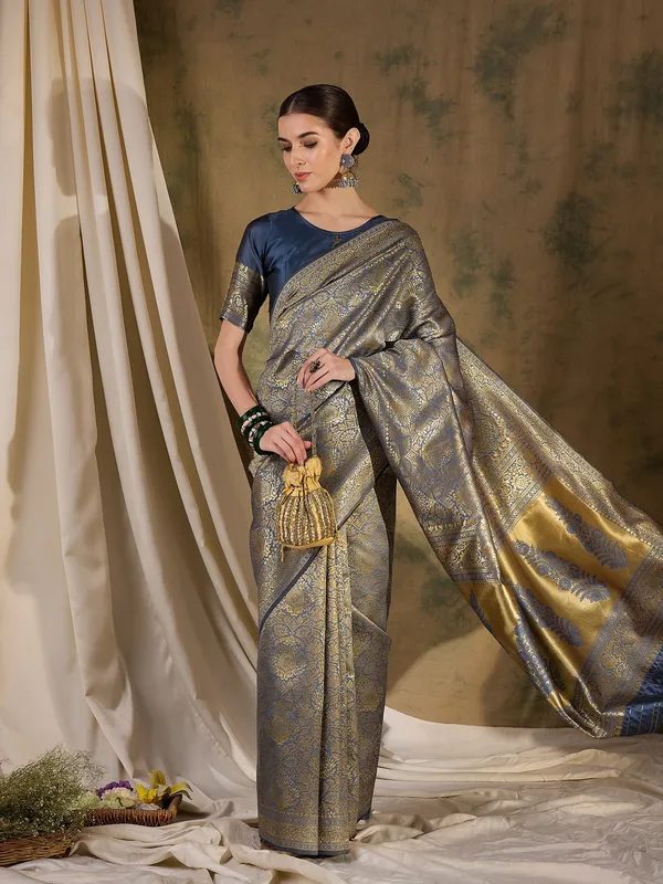 Grey_Art_Silk_Woven_Banarasi_Saree_With_Unstitched_Blouse_For_Women