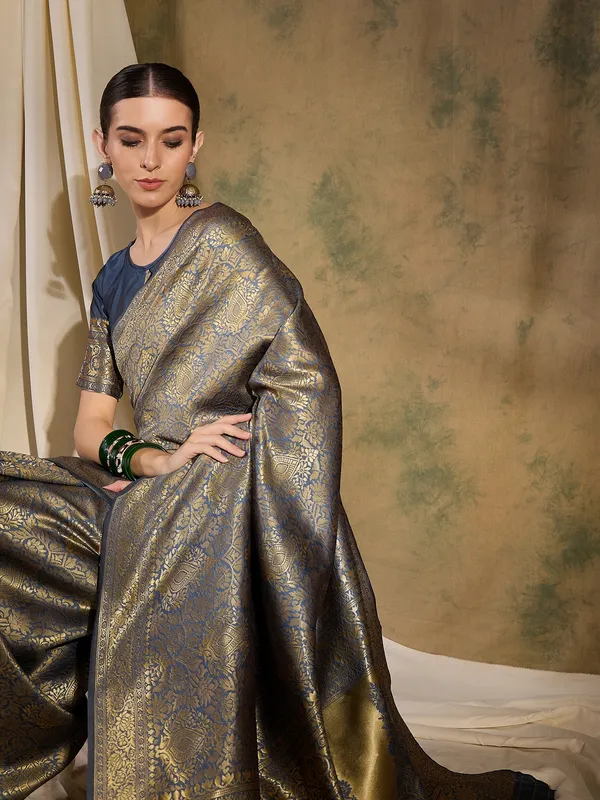 Grey_Art_Silk_Woven_Banarasi_Saree_With_Unstitched_Blouse_For_Women