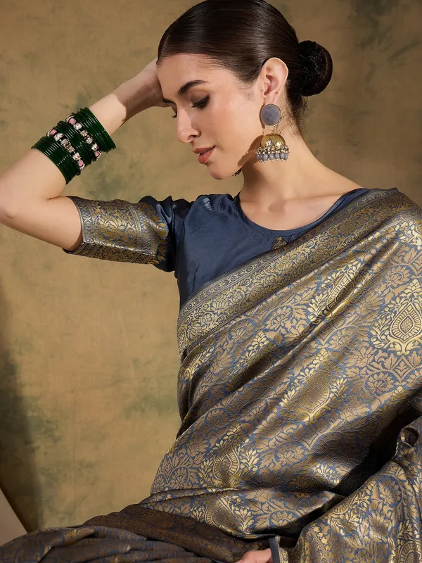 Grey_Art_Silk_Woven_Banarasi_Saree_With_Unstitched_Blouse_For_Women