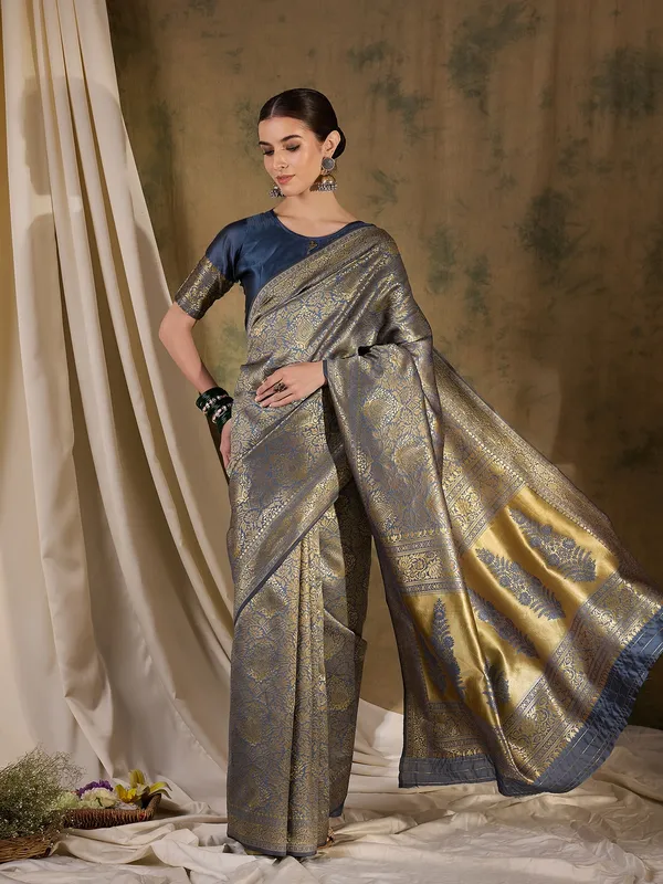 Grey_Art_Silk_Woven_Banarasi_Saree_With_Unstitched_Blouse_For_Women