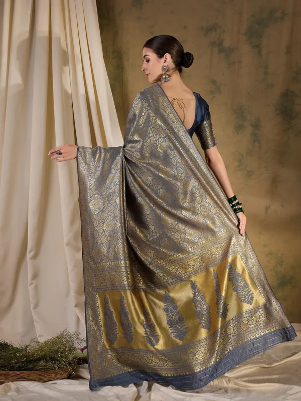 Grey_Art_Silk_Woven_Banarasi_Saree_With_Unstitched_Blouse_For_Women