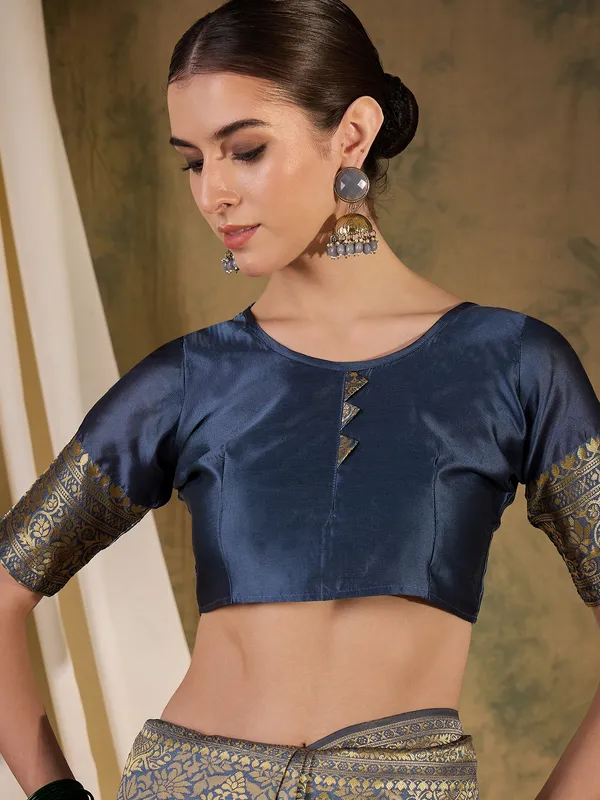 Grey_Art_Silk_Woven_Banarasi_Saree_With_Unstitched_Blouse_For_Women