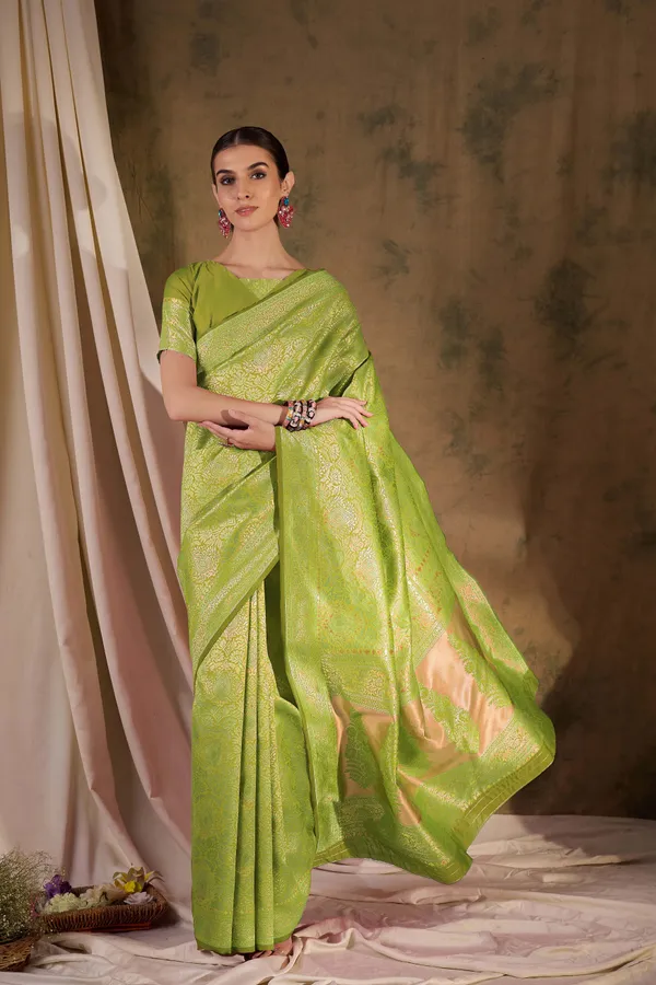 Green_Art_Silk_Woven_Banarasi_Saree_With_Unstitched_Blouse_For_Women