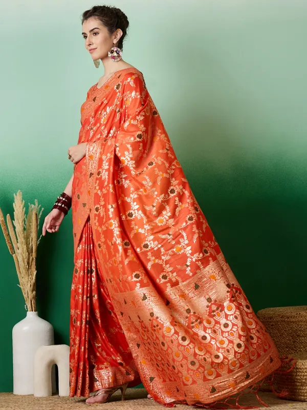 Orange_Art_Silk_Woven_Banarasi_Saree_With_Unstitched_Blouse_For_Women