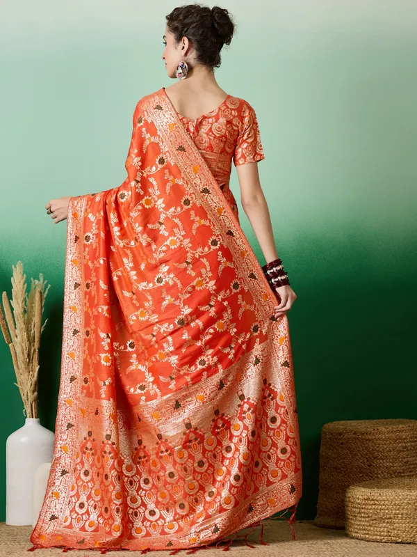 Orange_Art_Silk_Woven_Banarasi_Saree_With_Unstitched_Blouse_For_Women
