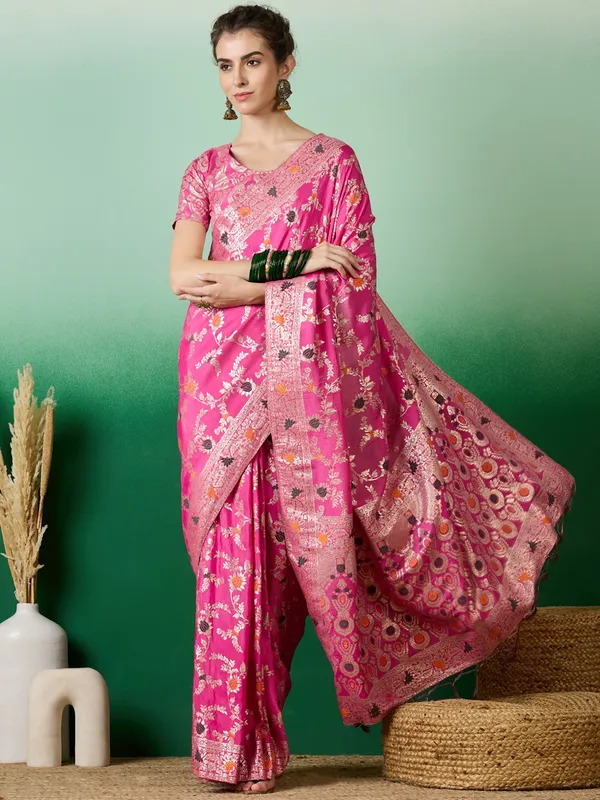 Pink_Art_Silk_Woven_Banarasi_Saree_With_Unstitched_Blouse_For_Women