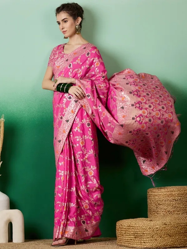 Pink_Art_Silk_Woven_Banarasi_Saree_With_Unstitched_Blouse_For_Women